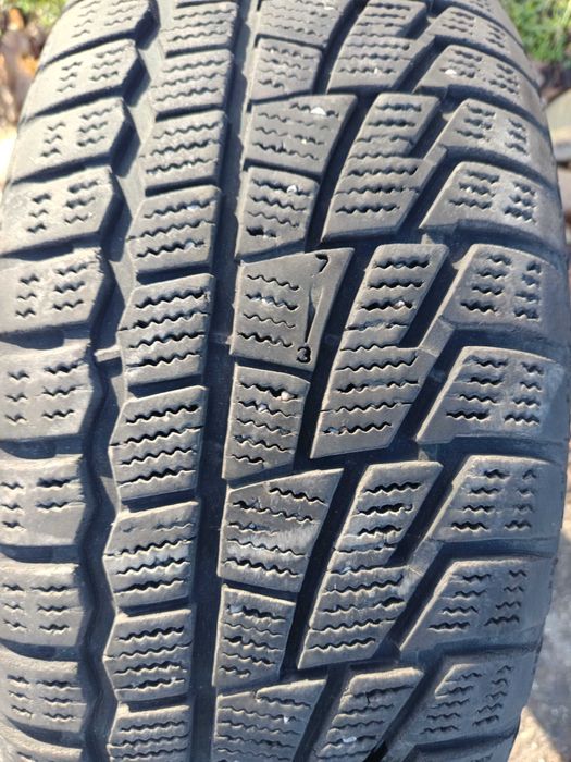 3 броя гуми 205 55 16