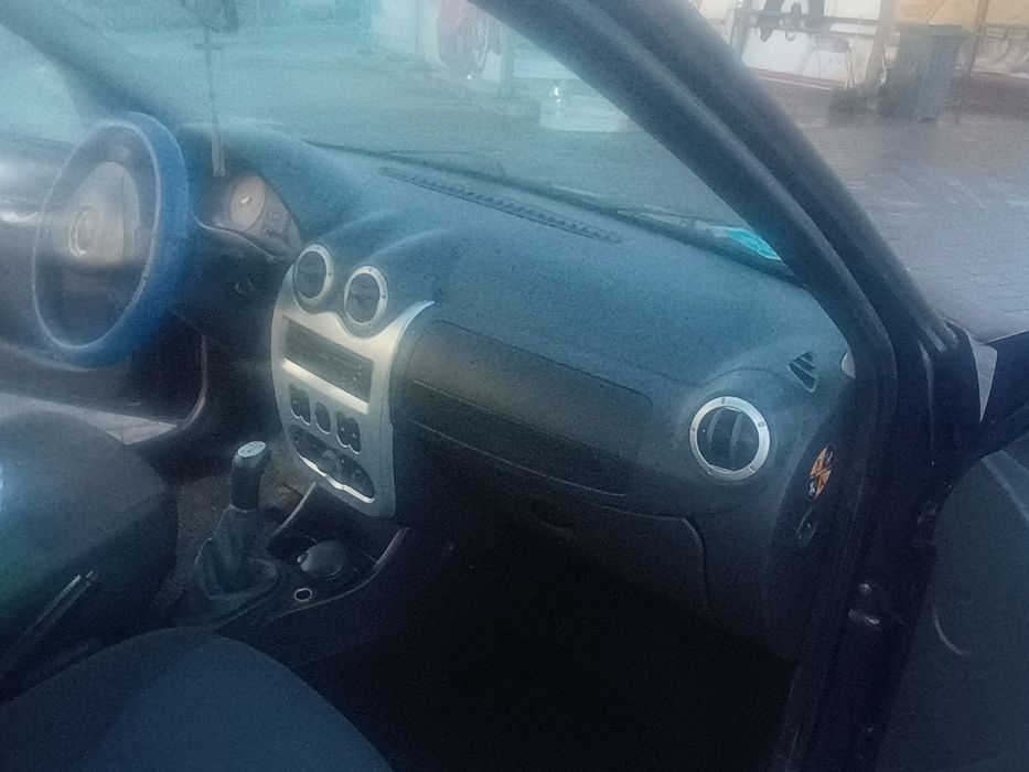 Vând Logan an 2011 benzină+ gpl