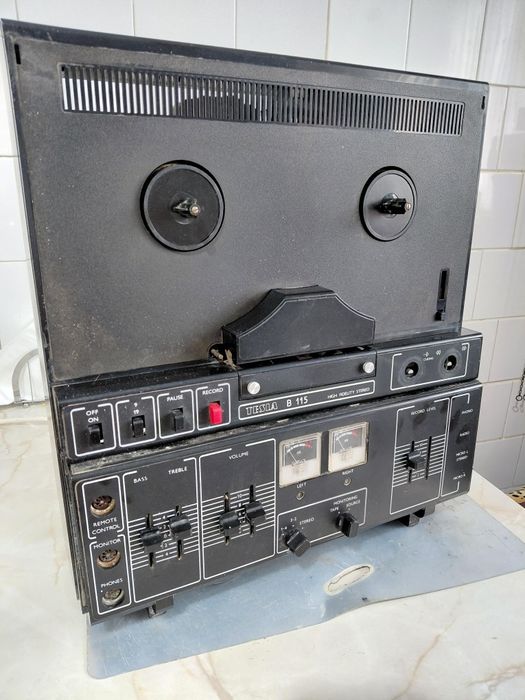 Dezmembrez magnetofon agnetofon Tesla B115
