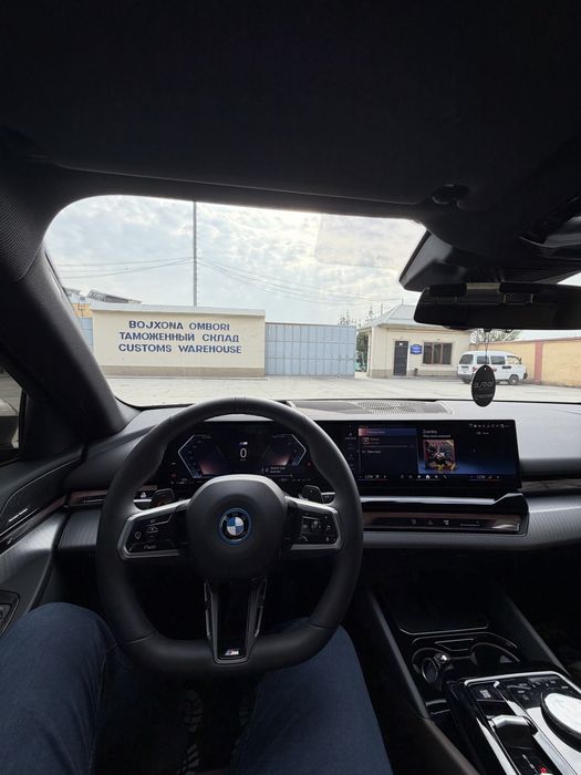 BMW 520i  2025 Yil 7000 km yurgan