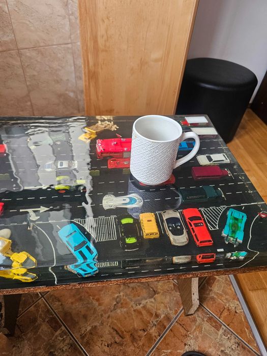 Măsuță de cafea din rășină