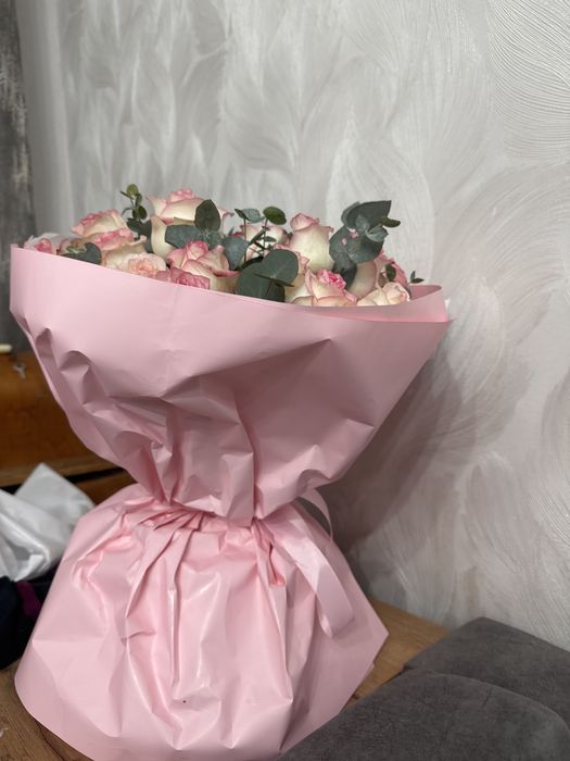 Свежие розовые розы