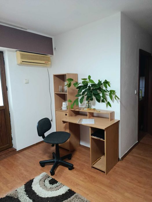 Inchiriez apt cu o camera 45mp in Strapungere Silvestru, decomandat, curat, complet dotat si mobilat