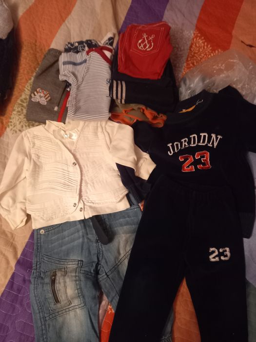 Отдам даром детские вещи.