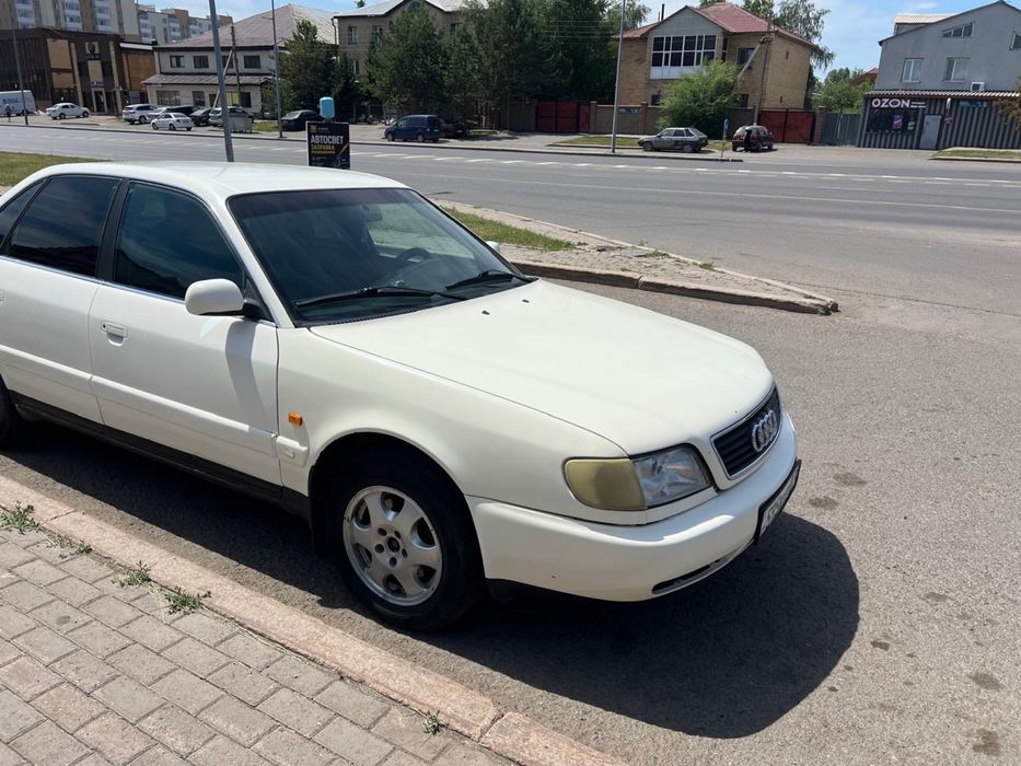 Продам автомобиль Ауди А6 С4