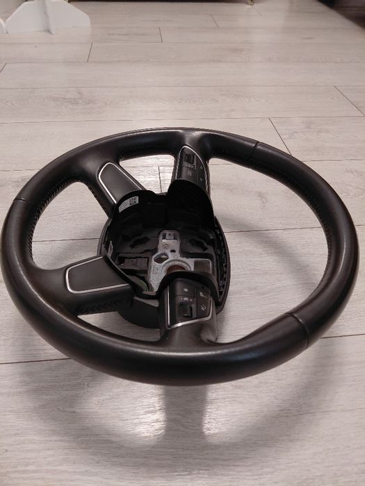 Volan Audi Q3 2011-2017 in stare perfecta si guri de ventilare  !