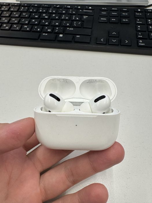 AirPods Pro MagSefe Charging Case