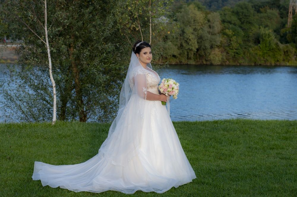 Vând rochie de mireasă(citiți descrierea)