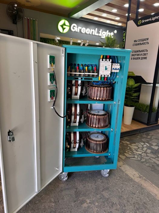 Green Light стабилизаторы трехфазный латорного типа