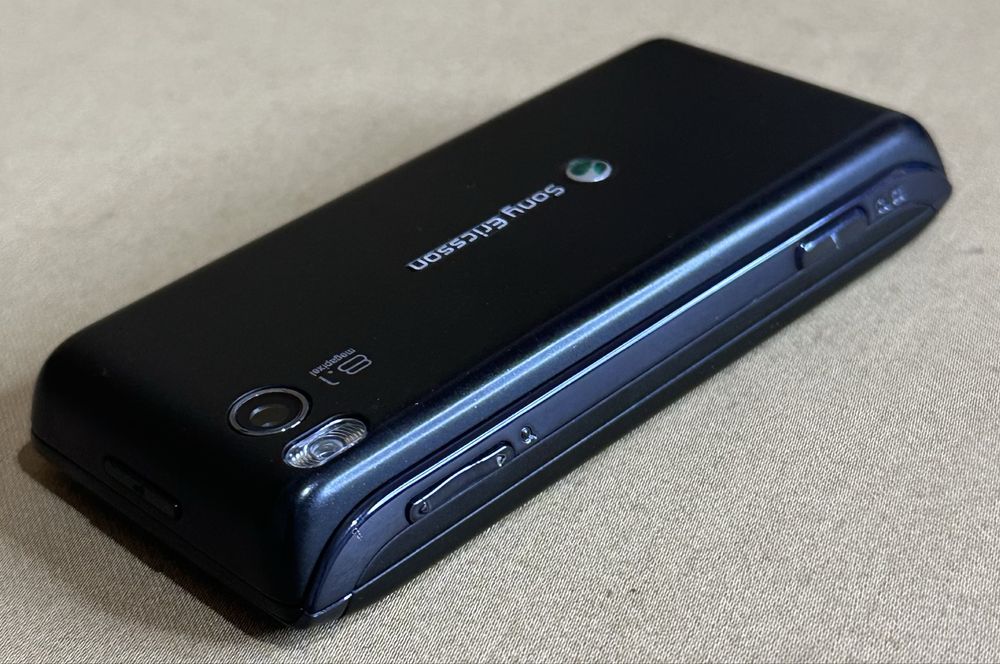 Super pret! Sony Ericsson U10i Aino IMPECABIL • Ca Nou • 100% Funcțional • Colecție!