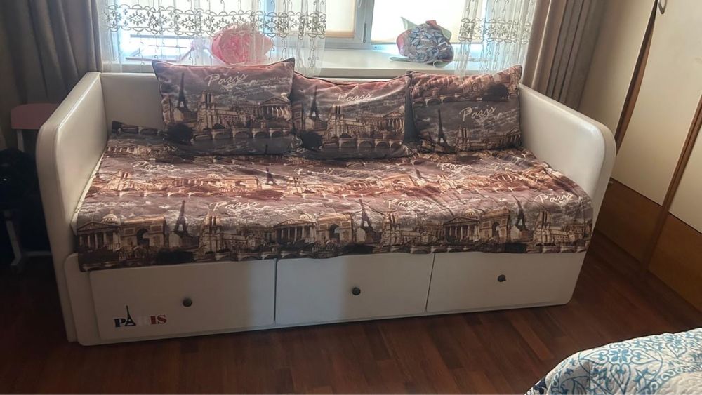 Продам Диван в отличном состоянии