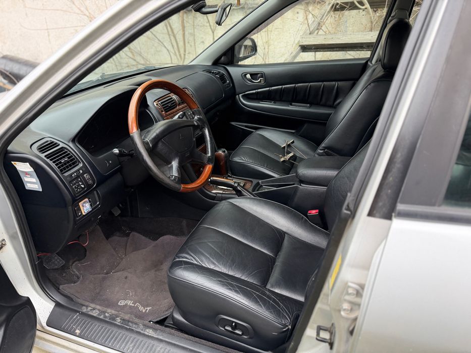 Mitsubishi Galant 2.5 V6