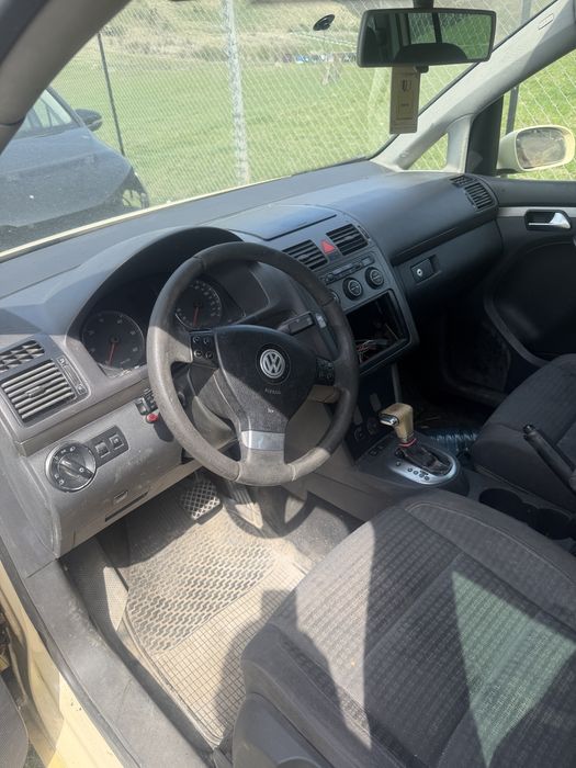 Dezmembram VW Touran 2008