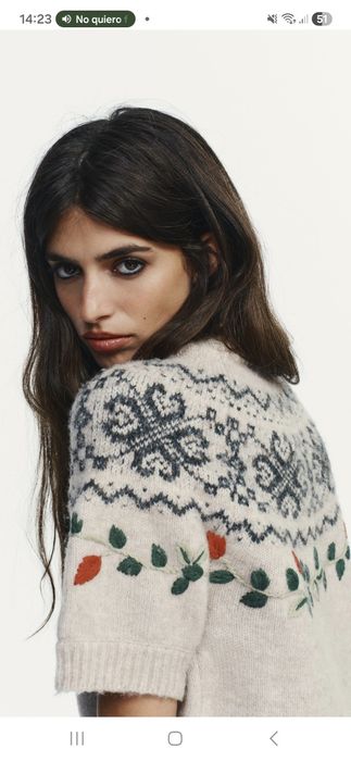 Pulover cu flori brodate Zara