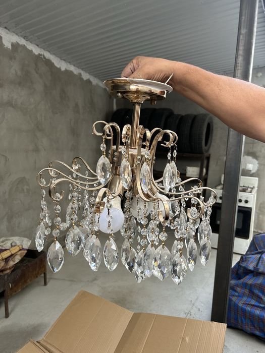 Продам люстры в хорошем состояний