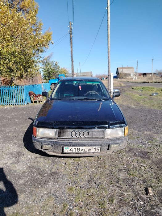 Автомобиль ауди Б3