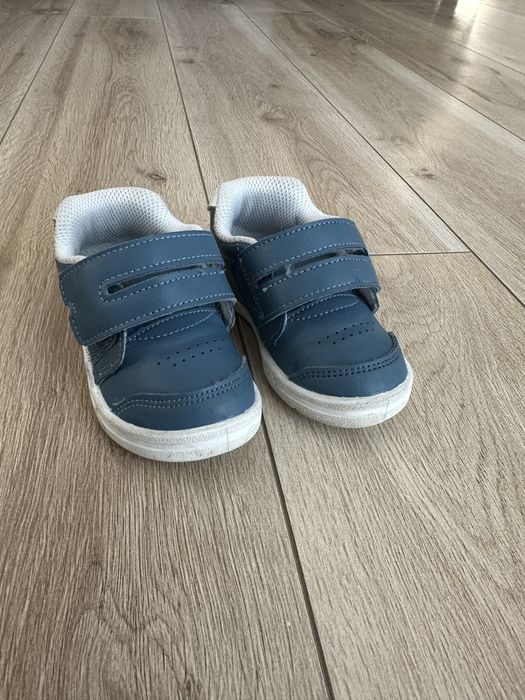 Adidasi bleumarin baietel