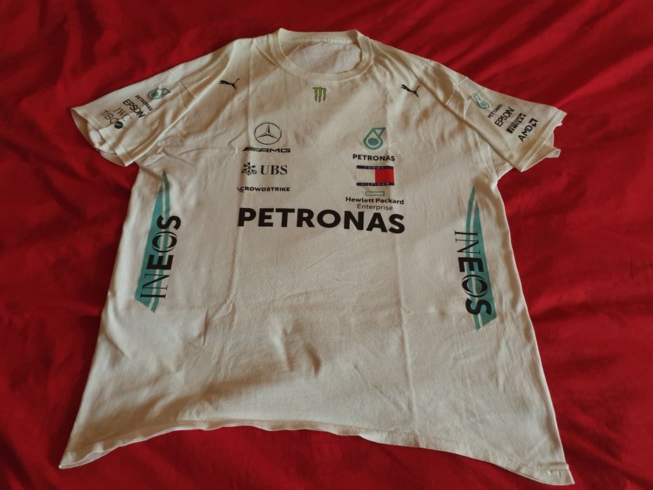 Tricou de barbati  -  100  lei.