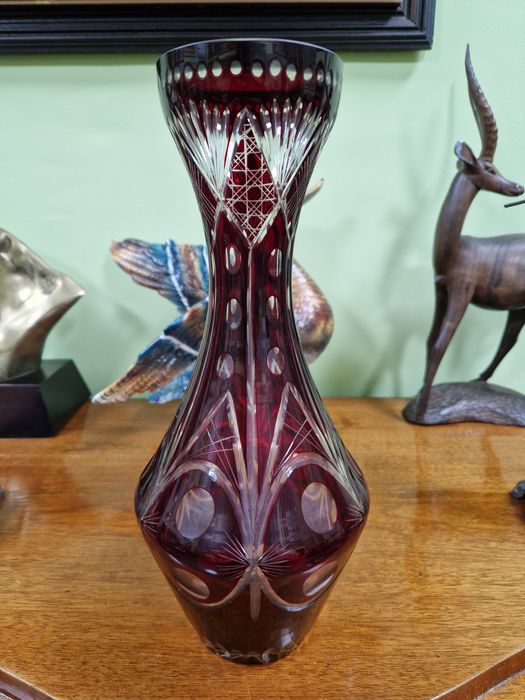 Много красива кристална ваза