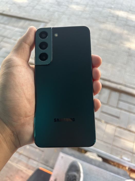 Продам Samsung S22