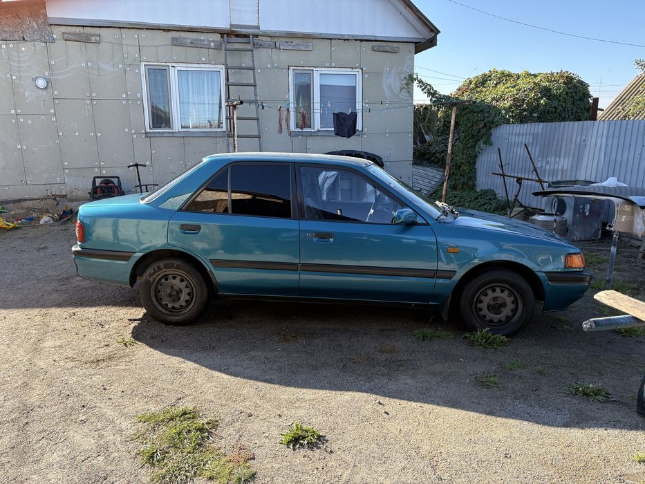 Продам мазду 323