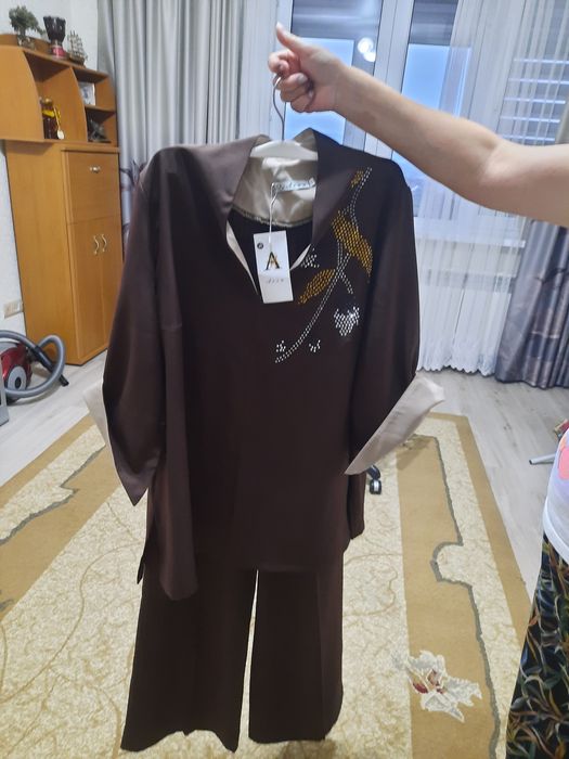 Продам брючный костюм