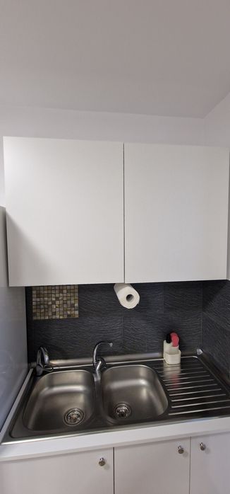 Mobila bucătărie alb