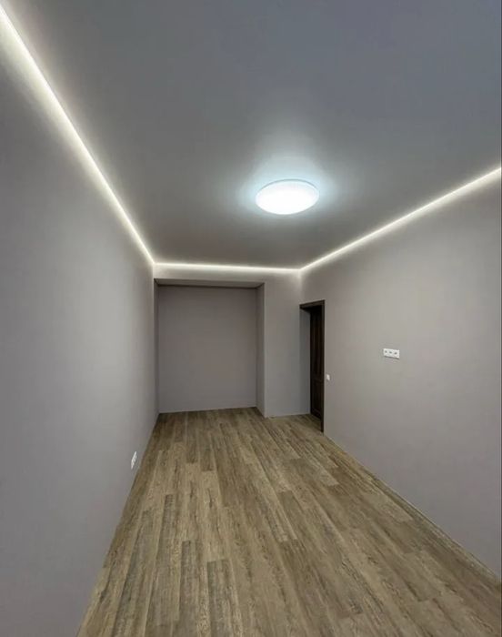 Поклейка обоев любой сложности