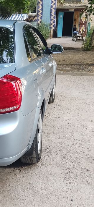 Lachetti Chevrolet  2013 года выпуска двигатель объемом 1.6