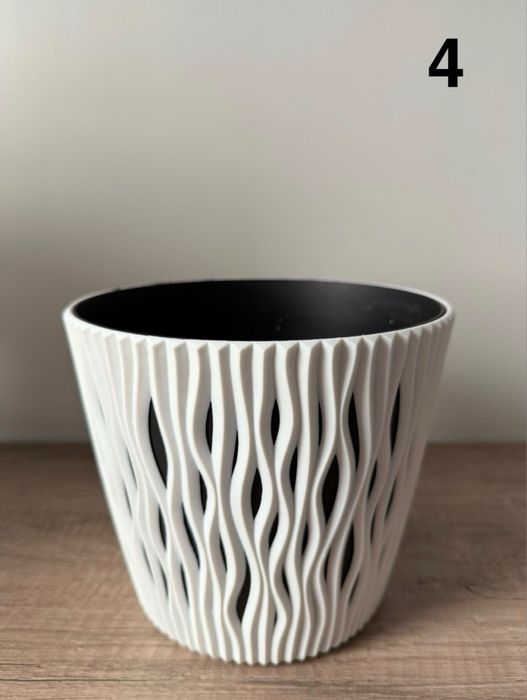 Продам кашпо в наличии 4 шт
