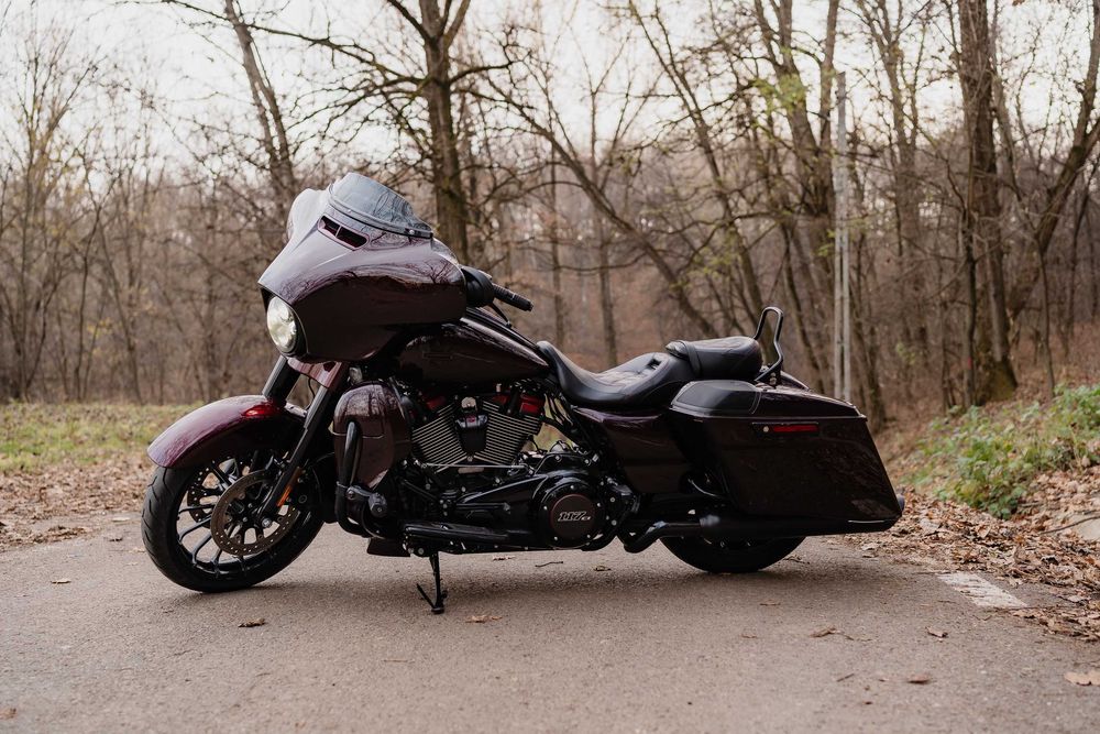 Vând Harley-Davidson Street Glide CVO 2019 – doar 6.600 mile