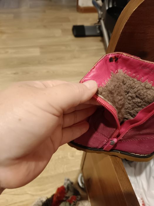 Уги для девочки .