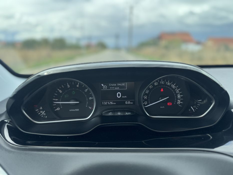 PEUGEOT 208 2015 — imagine 3