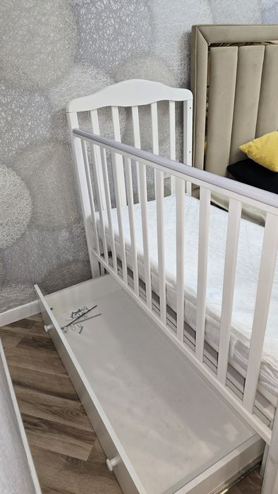 Детская кровать - манеж