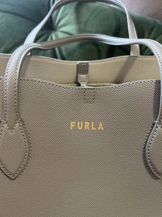 Vand poseta Furla gri,foarte practica