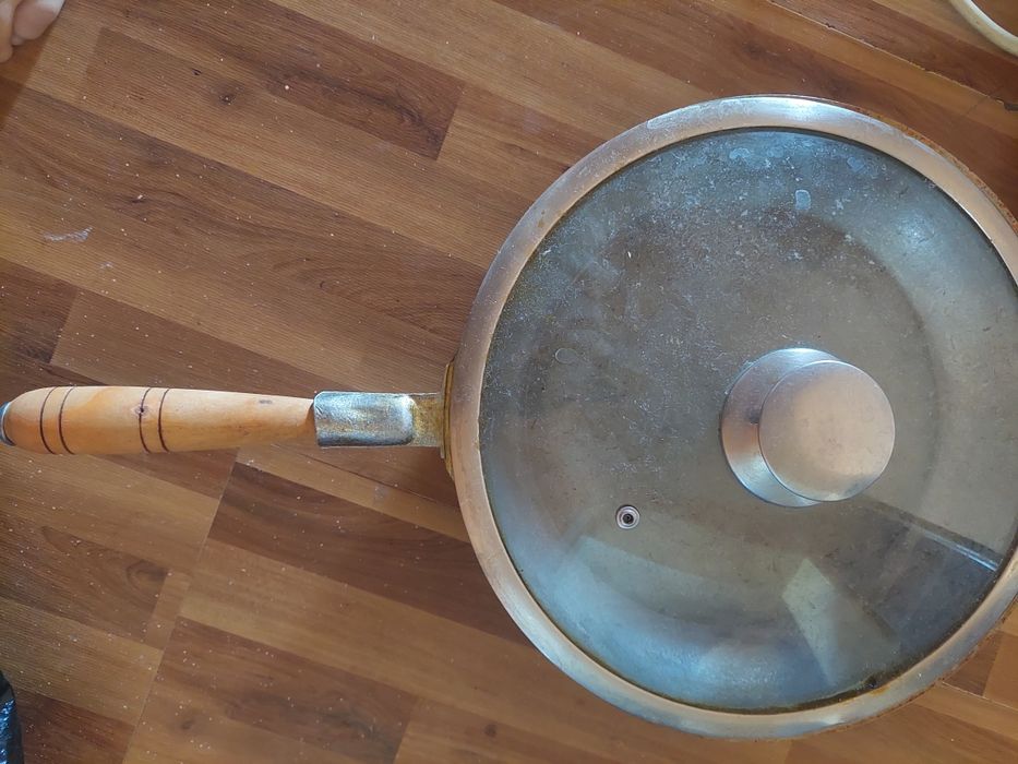 Сковорода сотилади нархи 100.000