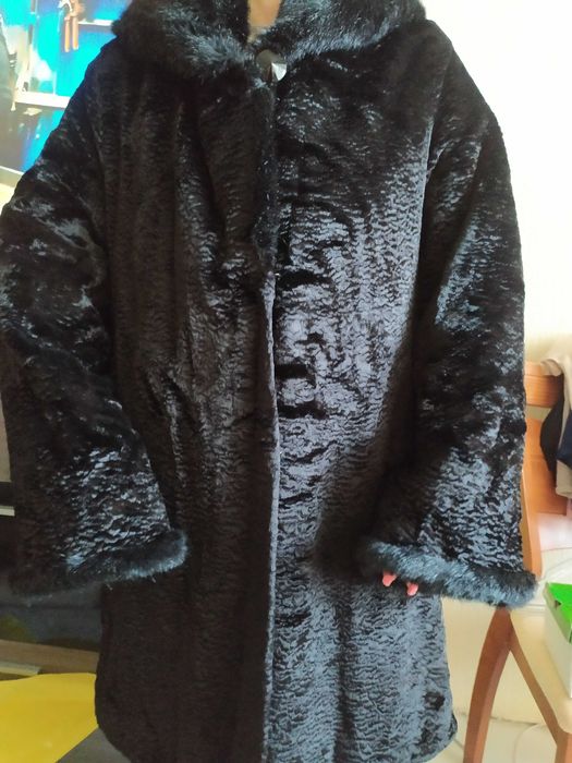 Продавам дамско палто от визон размер XXL