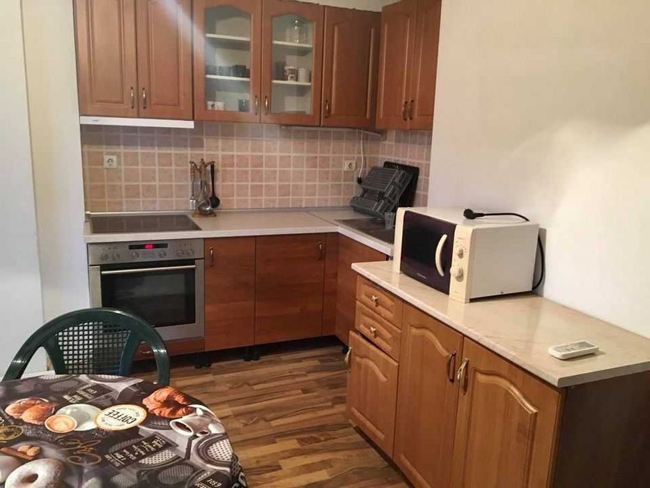 Дава се под наем Тристаен апартамент в Бургас, Меден рудник - зона А - 107 кв.м за 178.5 € - Снимка #3