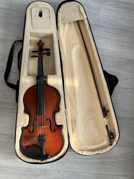 Скрипка 4/4 в отличном состоянии