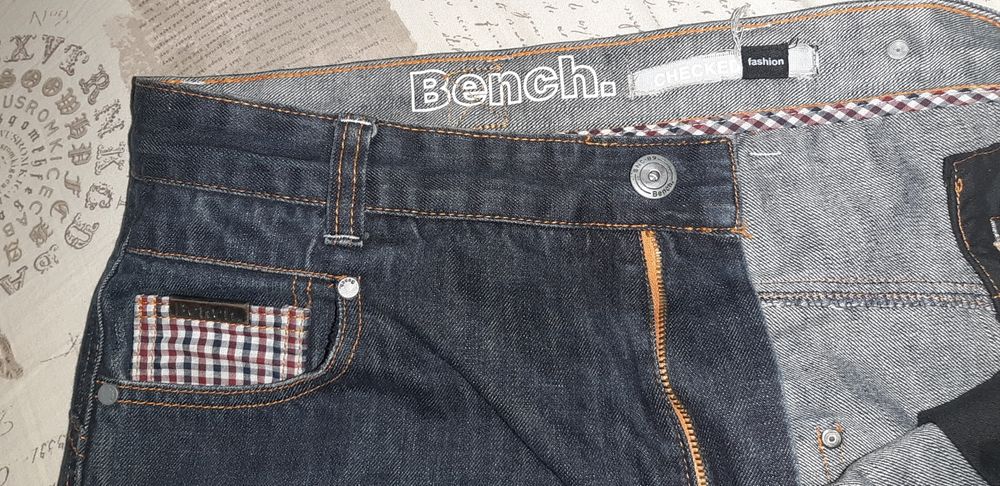 Bench,blugi model deosebit