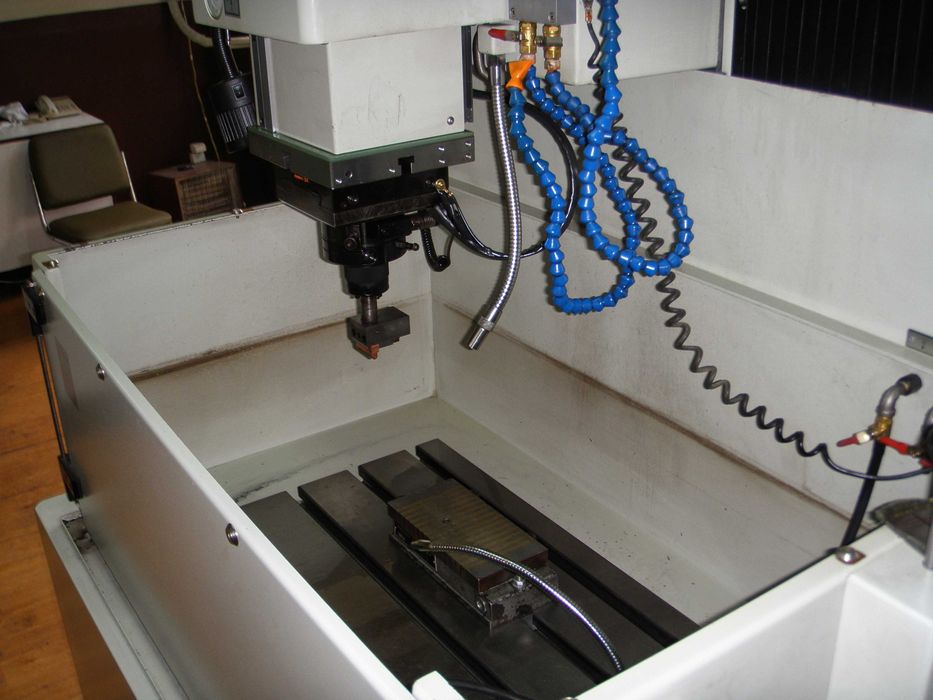 Обемно-ерозийни машини - CHMER и ЕРОМА, 3R кубче,3R глава и 3R държач