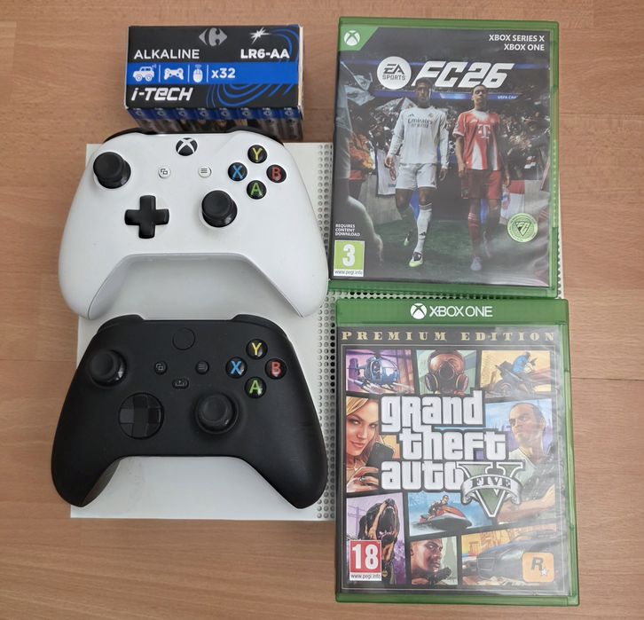 Xbox One S + controllere + 2 jocuri