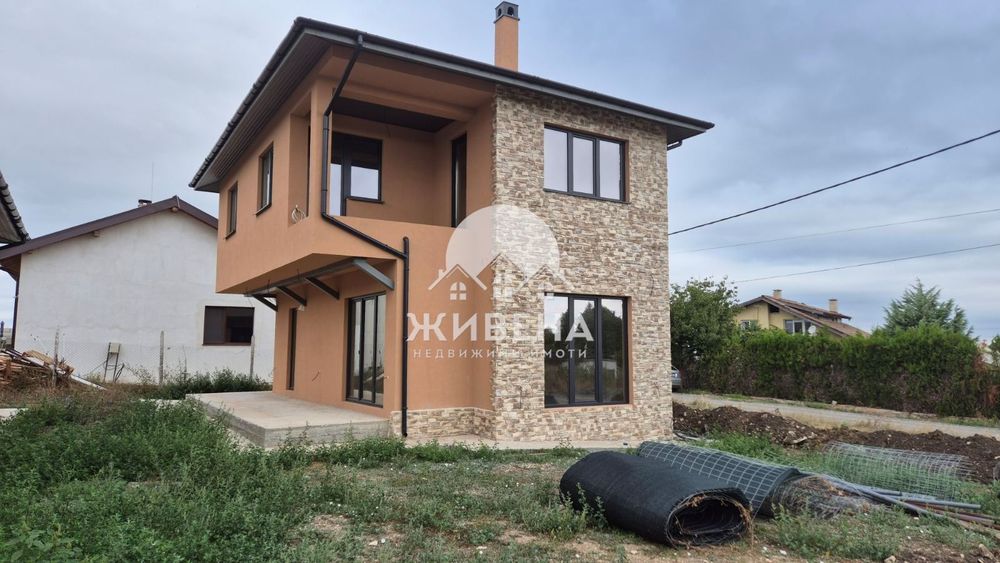 Продава нова къща в с.Яребична площ 113 кв.м