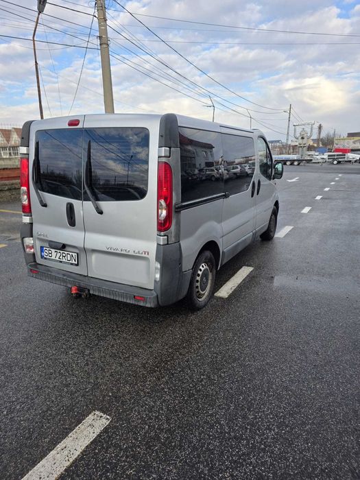 OPEL VIVARO 8+1 locuri , Automat