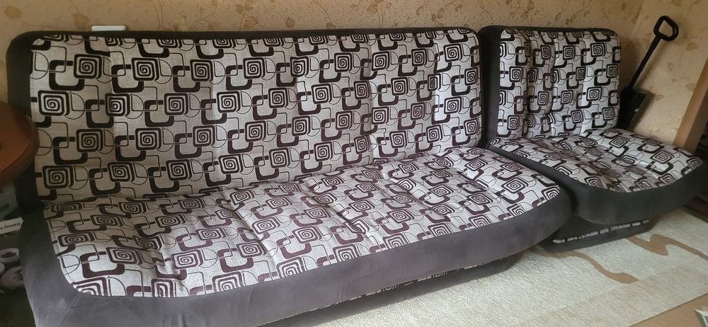 Продам Диван с креслом