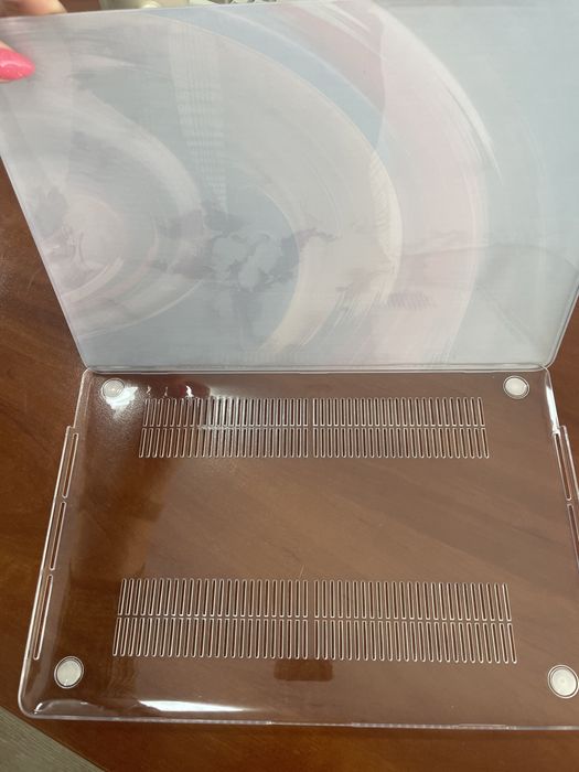 Чехол пластиковый на MacBook