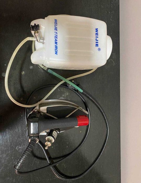 Продаётся  паровой утюг