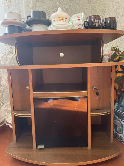 Шифонер, тумбочки под тв, стенка