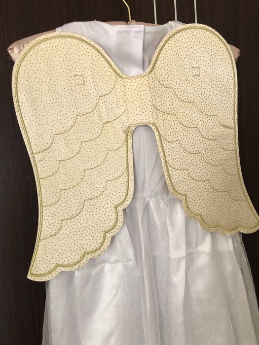 Рокля празнична в бяло (ангел с крила)