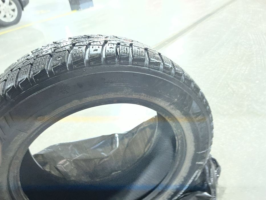 Продается шины фирма написано